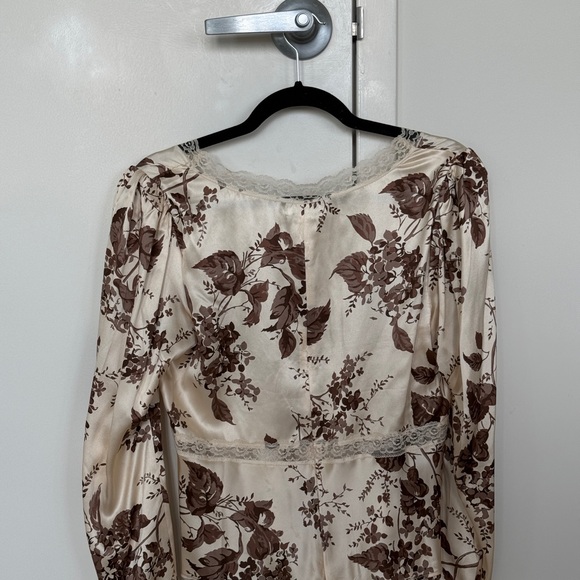 REFORMATION Caitlin Silk Top - Picture 6 of 8